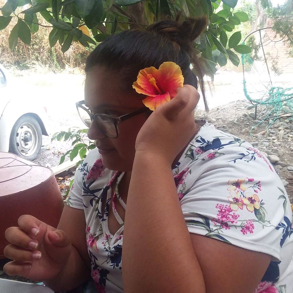 Meet your Posher, Alma